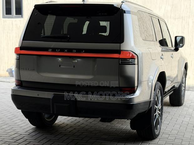 New Lexus GX 2025 Silver