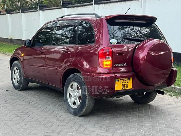 Toyota RAV4 2005 Maroon
