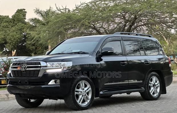 Toyota Land Cruiser 2012 Black