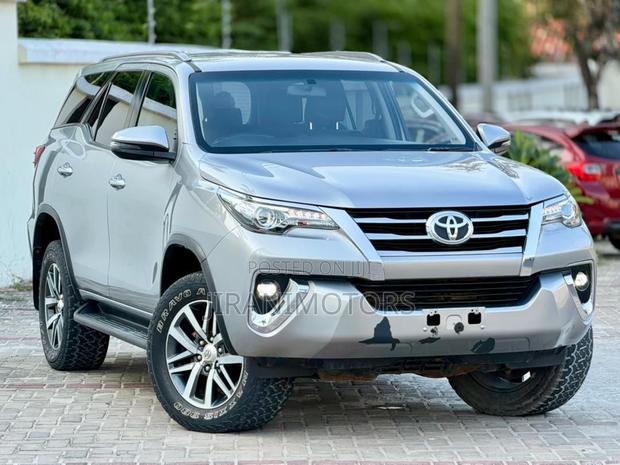 Toyota Fortuner 2.8 D AWD 2018 Silver