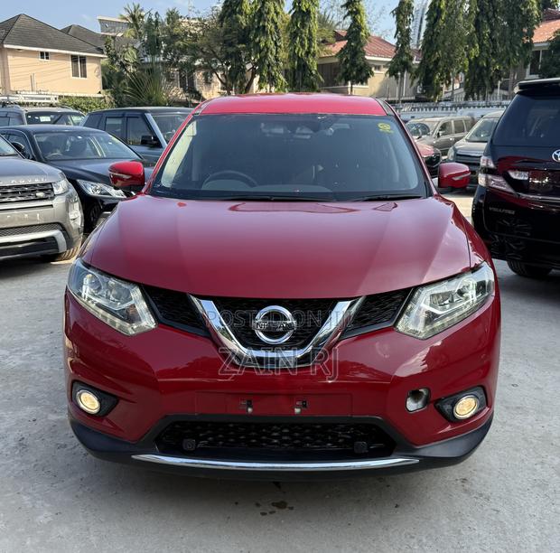 Nissan X-Trail 2.0 Petrol AWD 2014 Red