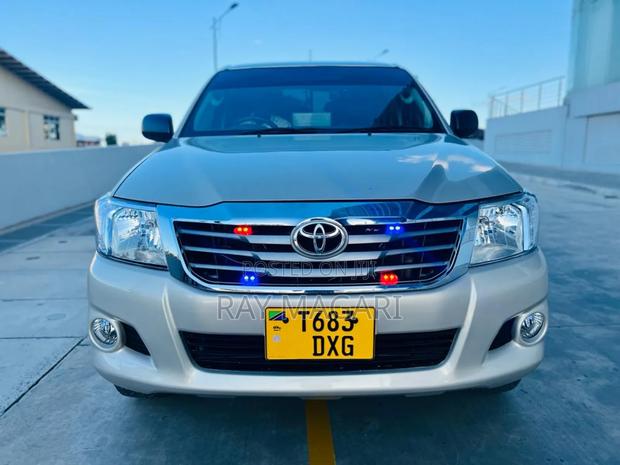 Toyota Hilux 2015 Silver