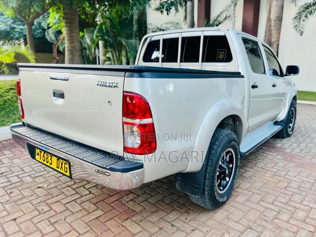 Toyota Hilux 2015 Silver