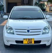 Toyota IST 2004 White for sale