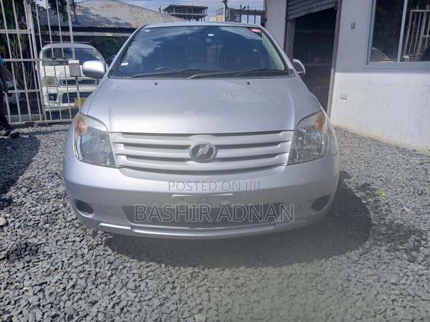 Toyota IST 2006 Gray