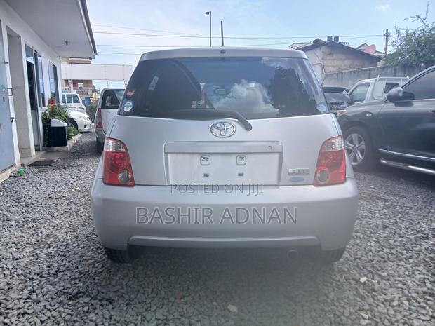 Toyota IST 2006 Gray
