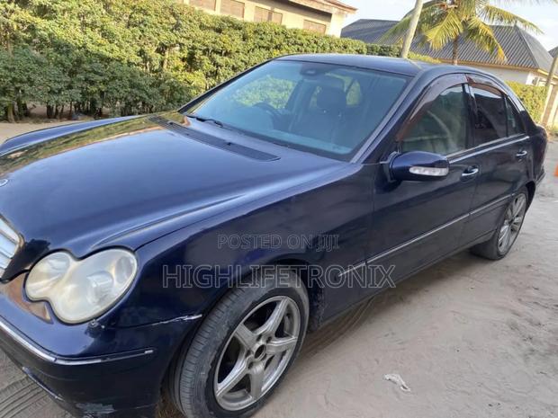 Mercedes-Benz C-Class C 180 Kompressor (W203) 2002 Blue