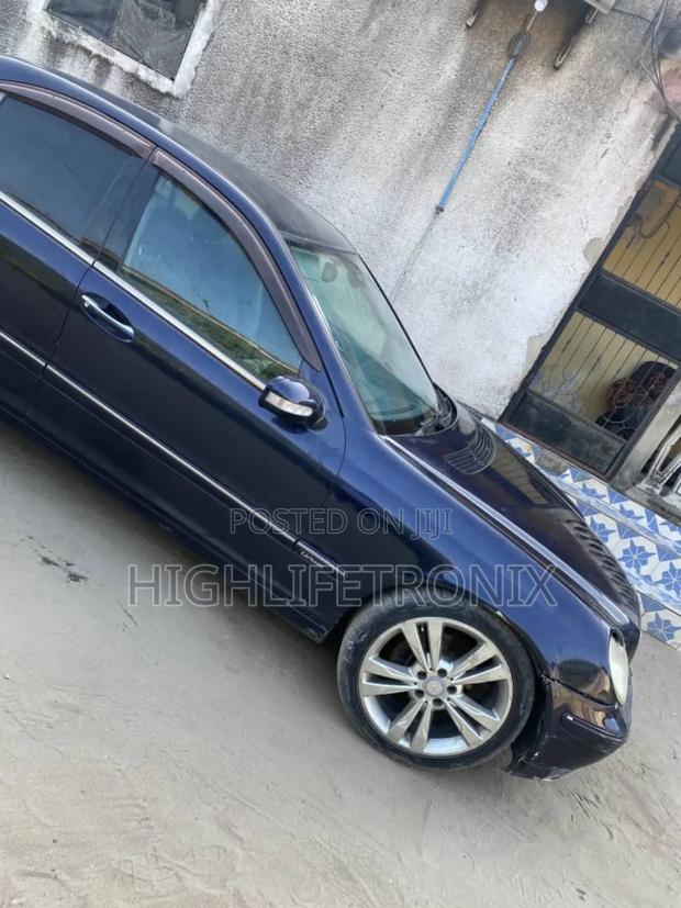 Mercedes-Benz C-Class C 180 Kompressor (W203) 2002 Blue