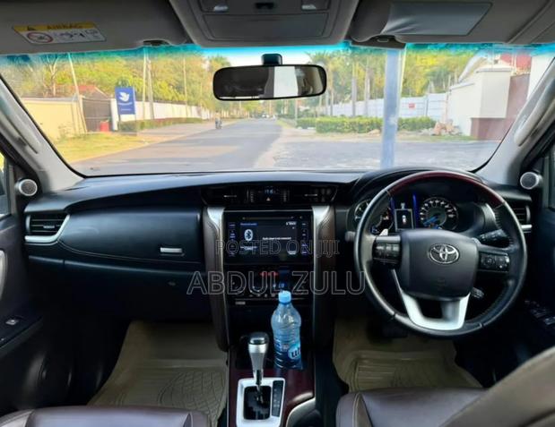 Toyota Fortuner 2018 Silver