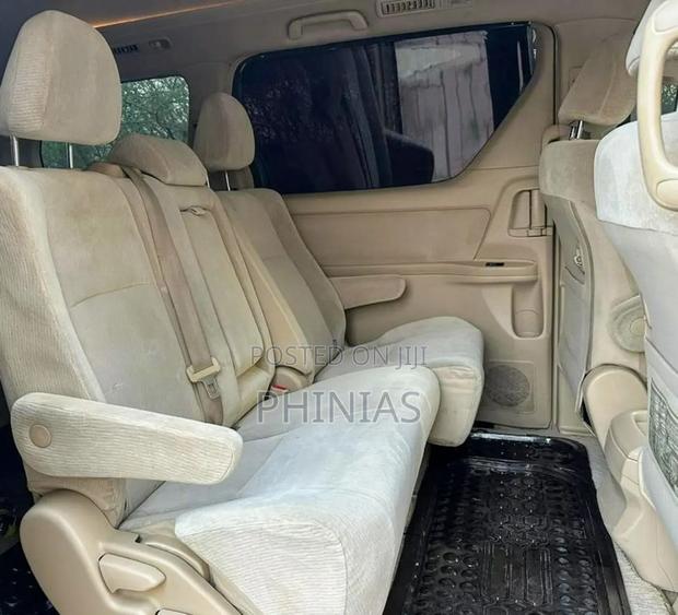 Toyota Alphard 2007 Gold