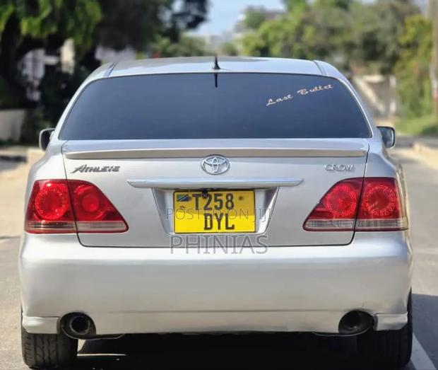 Toyota Crown 2004 Silver