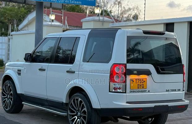 Land Rover Discovery 2010 White