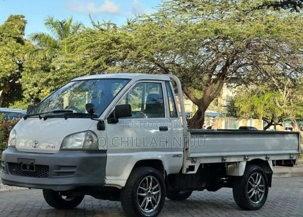 Toyota TownAce 2001 White