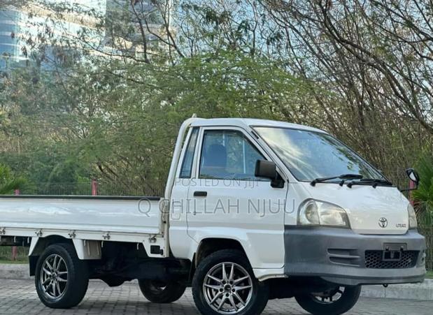 Toyota TownAce 2001 White