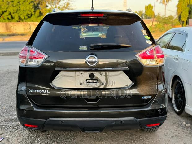 Nissan X-Trail 2016 Gray