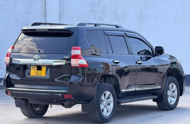 Toyota Land Cruiser Prado 2016 Black