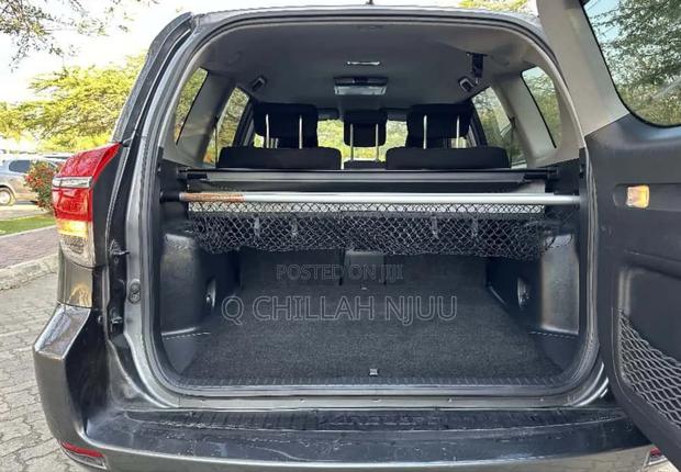 Toyota Vanguard 2010 Gray