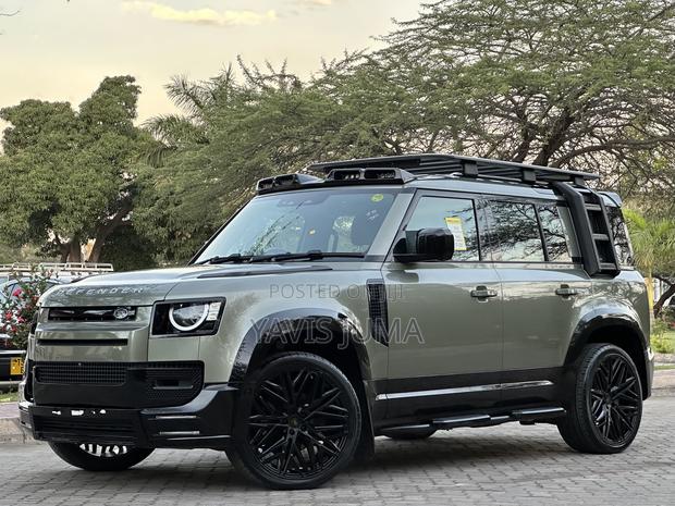 Land Rover Defender 2022 Green