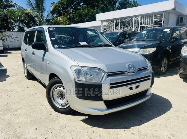 Toyota Succeed 2015 Silver