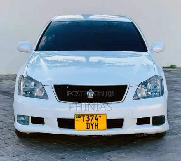 Toyota Crown 2006 Pearl