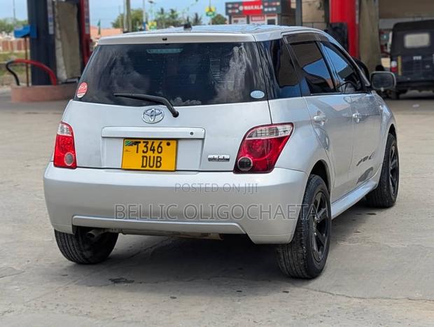 Toyota IST 2007 Silver