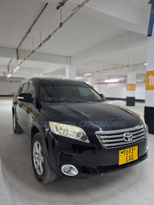 Toyota Vanguard 2010 Black