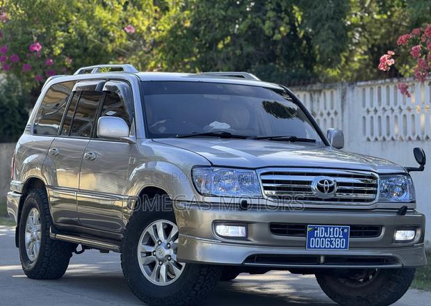 Toyota Land Cruiser 2000 Silver