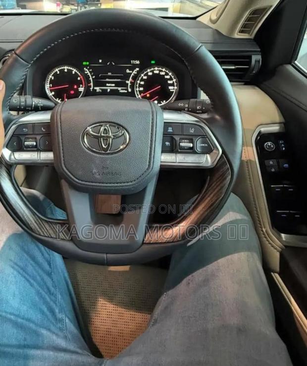 Toyota Land Cruiser 2023 White