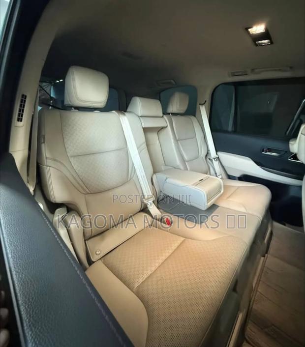 Toyota Land Cruiser 2023 White