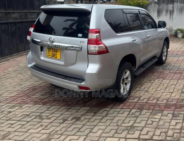 Toyota Land Cruiser Prado 2014 Silver