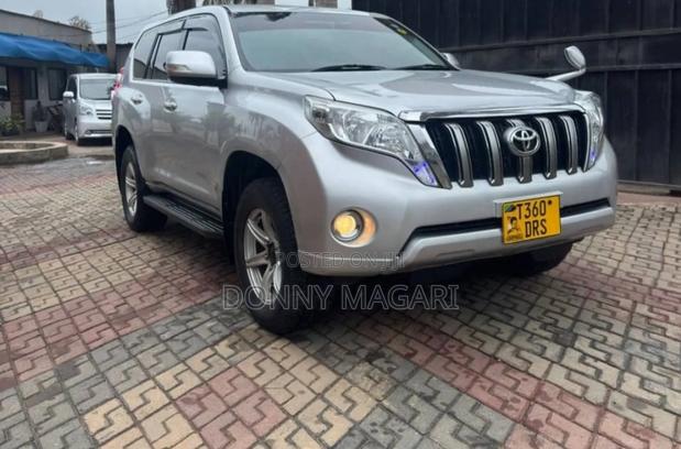 Toyota Land Cruiser Prado 2014 Silver