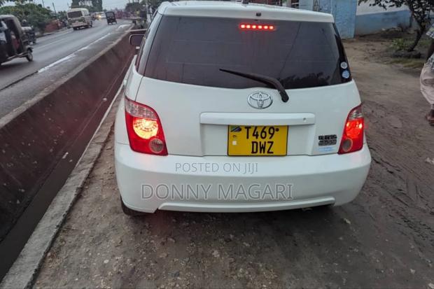 Toyota IST 2006 White