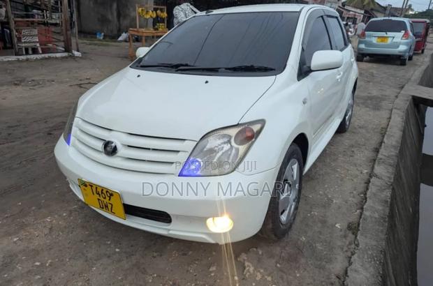 Toyota IST 2006 White