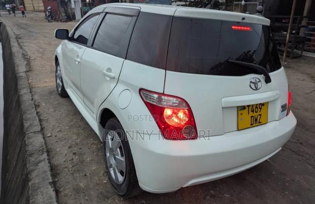 Toyota IST 2006 White