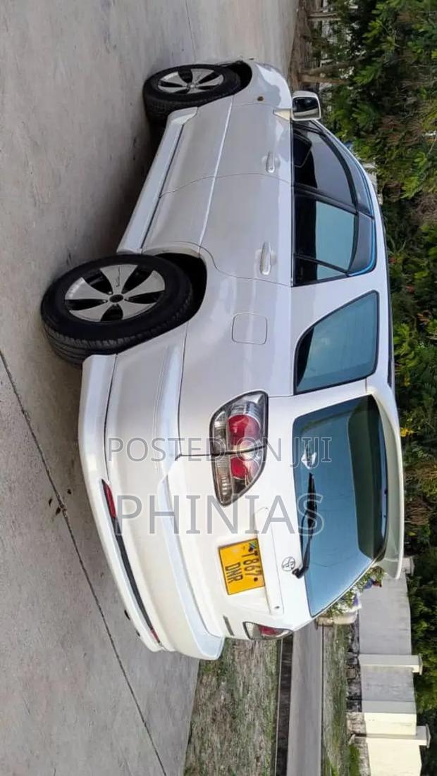 Toyota Harrier 2001 White
