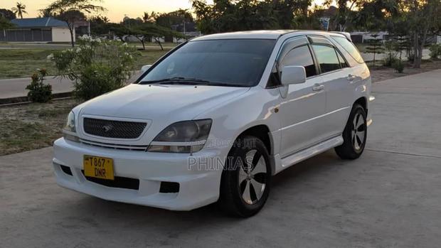 Toyota Harrier 2001 White