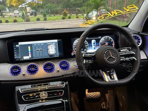 Mercedes-Benz E200 2016 Off white