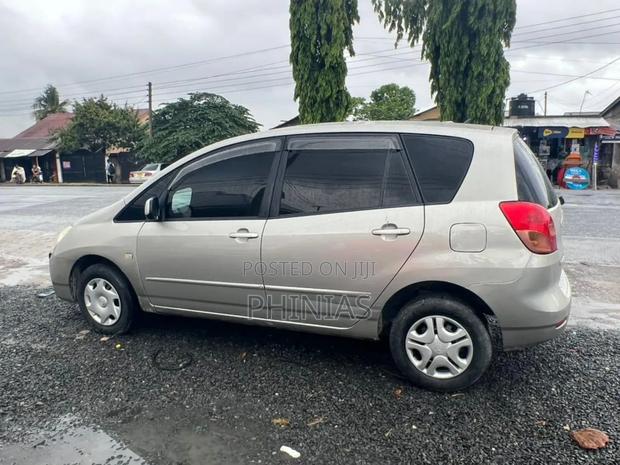 Toyota Corolla Spacio 2005 Silver