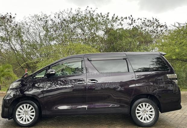 Toyota Vellfire 2008 Maroon