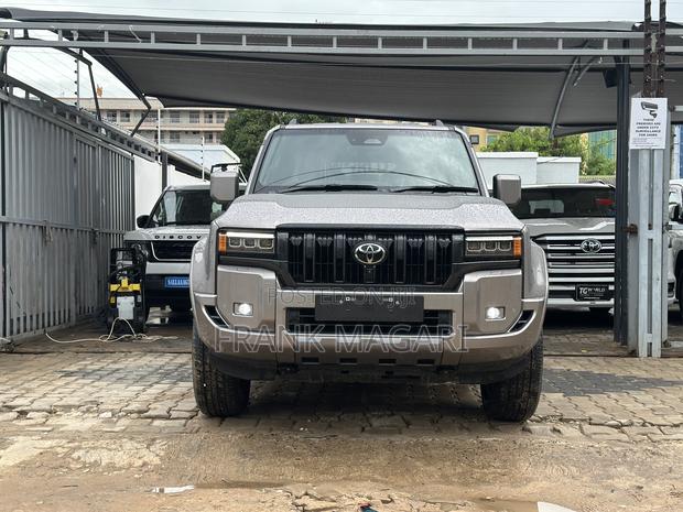 Toyota Land Cruiser Prado 2024 Gray