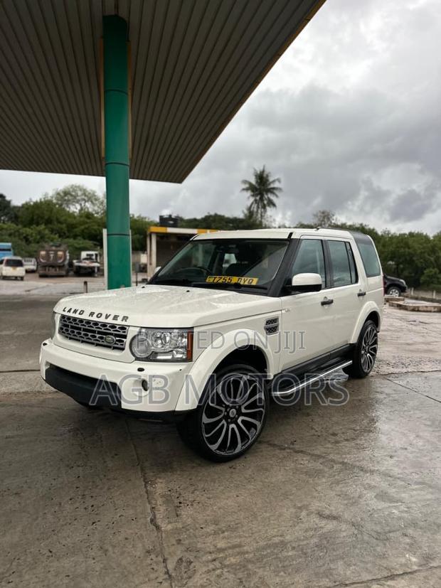 Land Rover Discovery 2011 White
