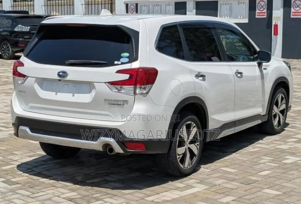 Subaru Forester 2019 Off white