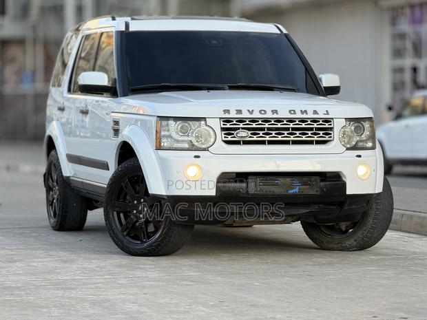 Land Rover Discovery 2011 White
