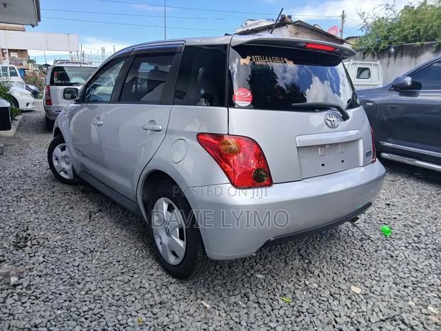 Toyota IST 2003 Silver