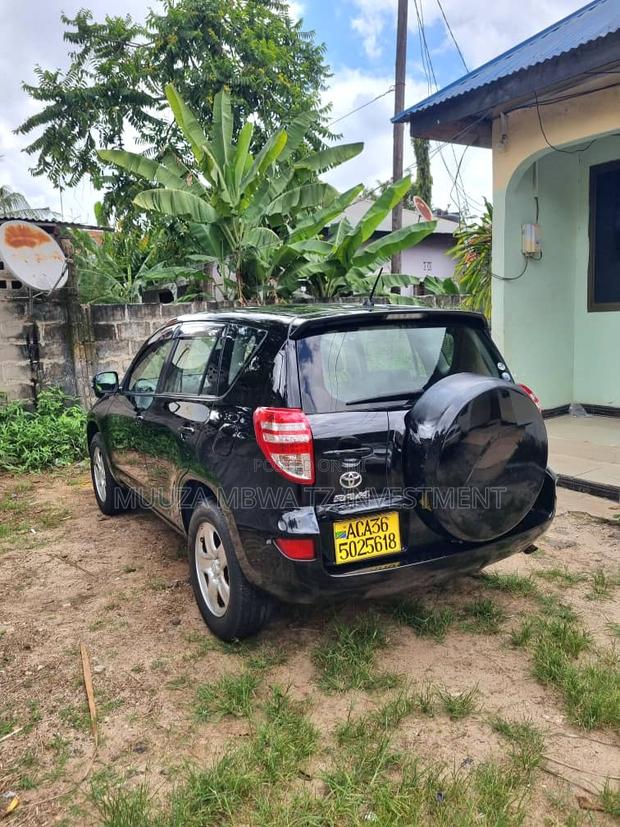 Toyota RAV4 2010 Black