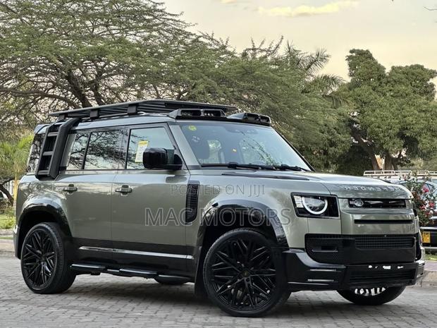 Land Rover Defender 2022 Green