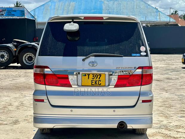 Toyota Alphard 2005 Silver