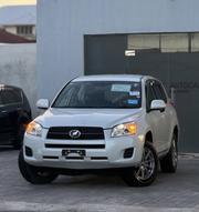 Toyota RAV4 2010 White for sale