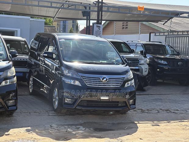 Toyota Vellfire 2010 Black