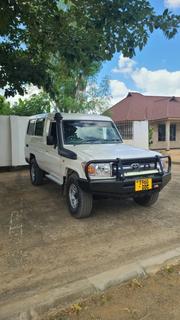 Toyota Land Cruiser 2001 White for sale